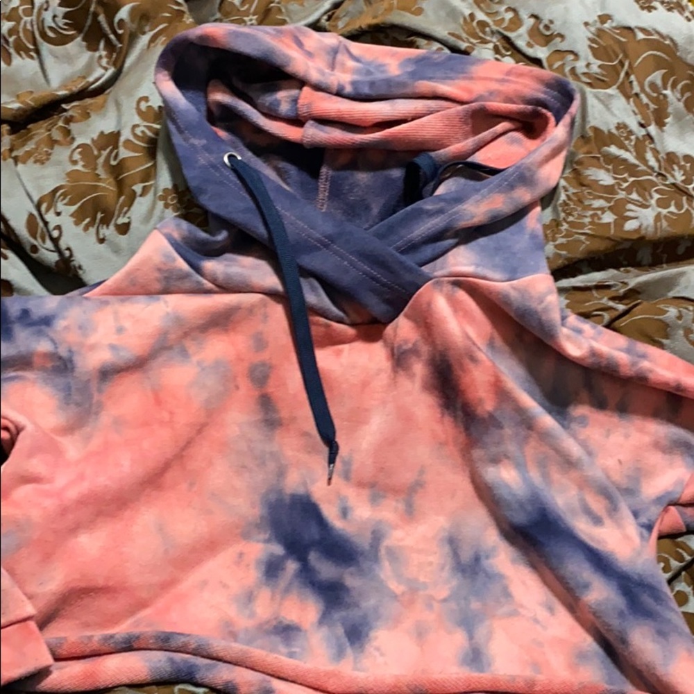 Cropped tie dye hoodie